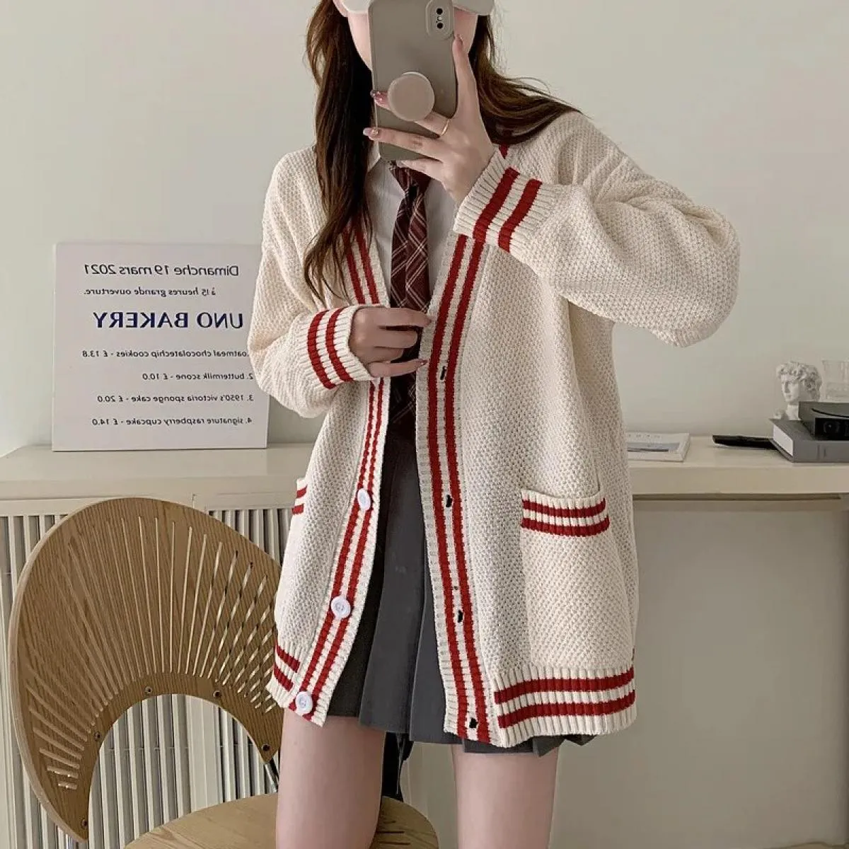 2023 Cardigan lavorato a maglia con scollo a V color primavera autunno 2023 Maglione maglione allentato delicato da donna