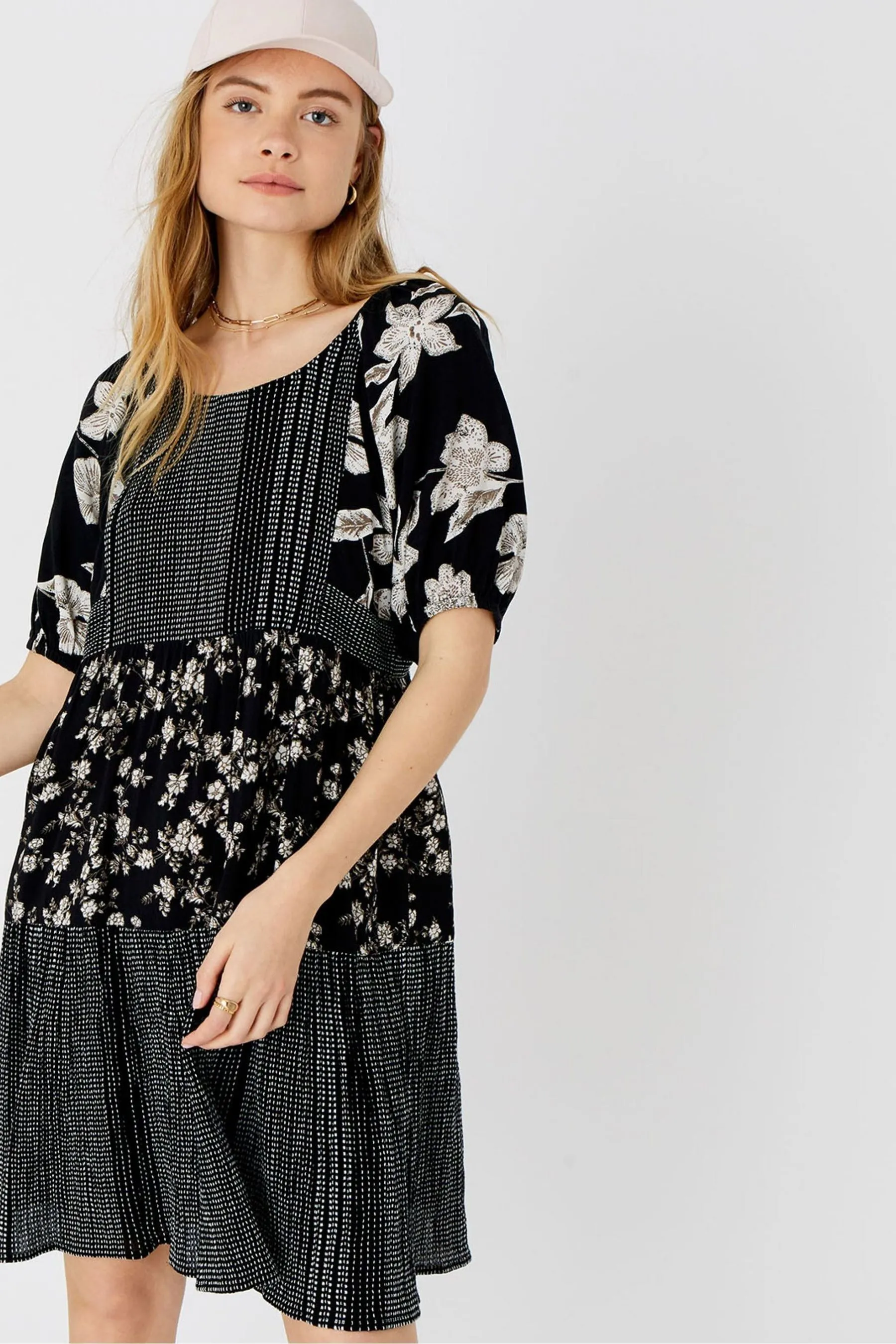 Abito Accessorize Floreale con maniche a sbuffo