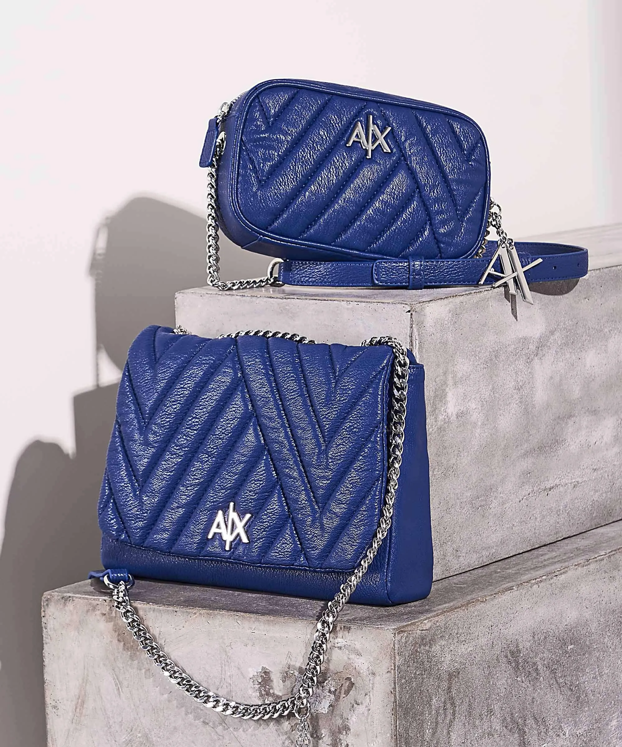  Armani Exchange Borsa a tracolla pelle sintetica blu  