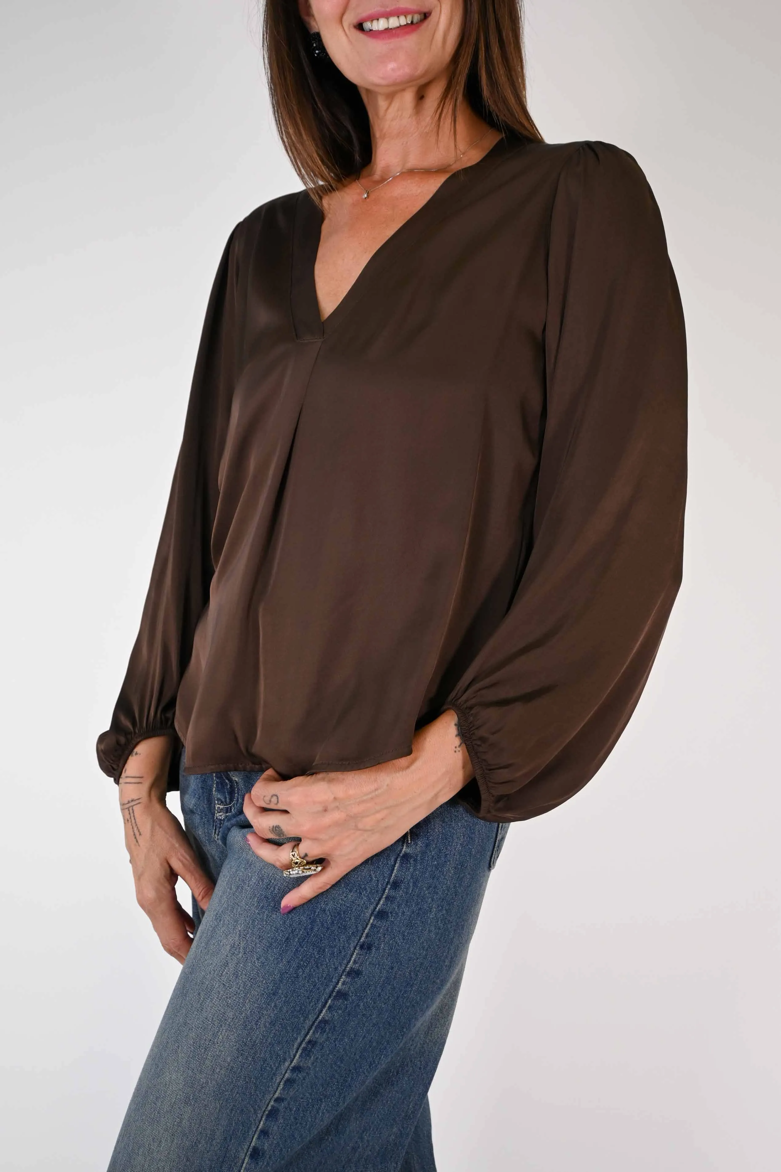 BLUSA SCOLLO V IN RASO DI VISCOSA COLOR MORO