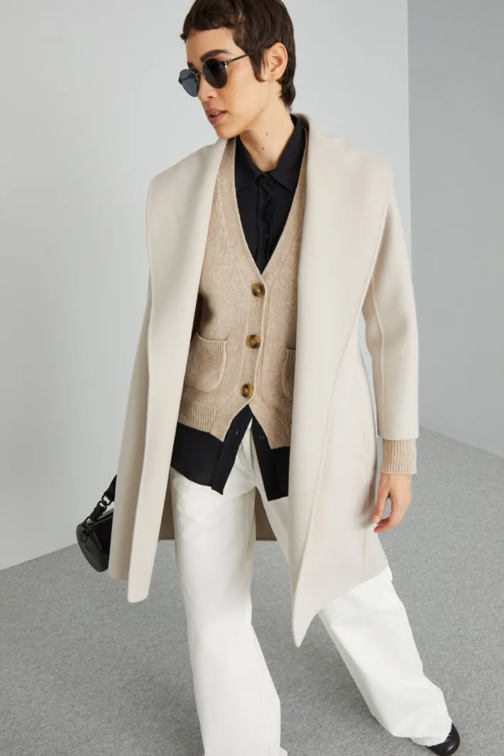 Cappotto in panno con cintura