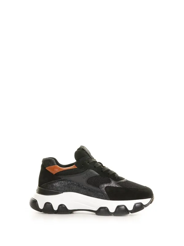 Hyperactive sneaker in suede