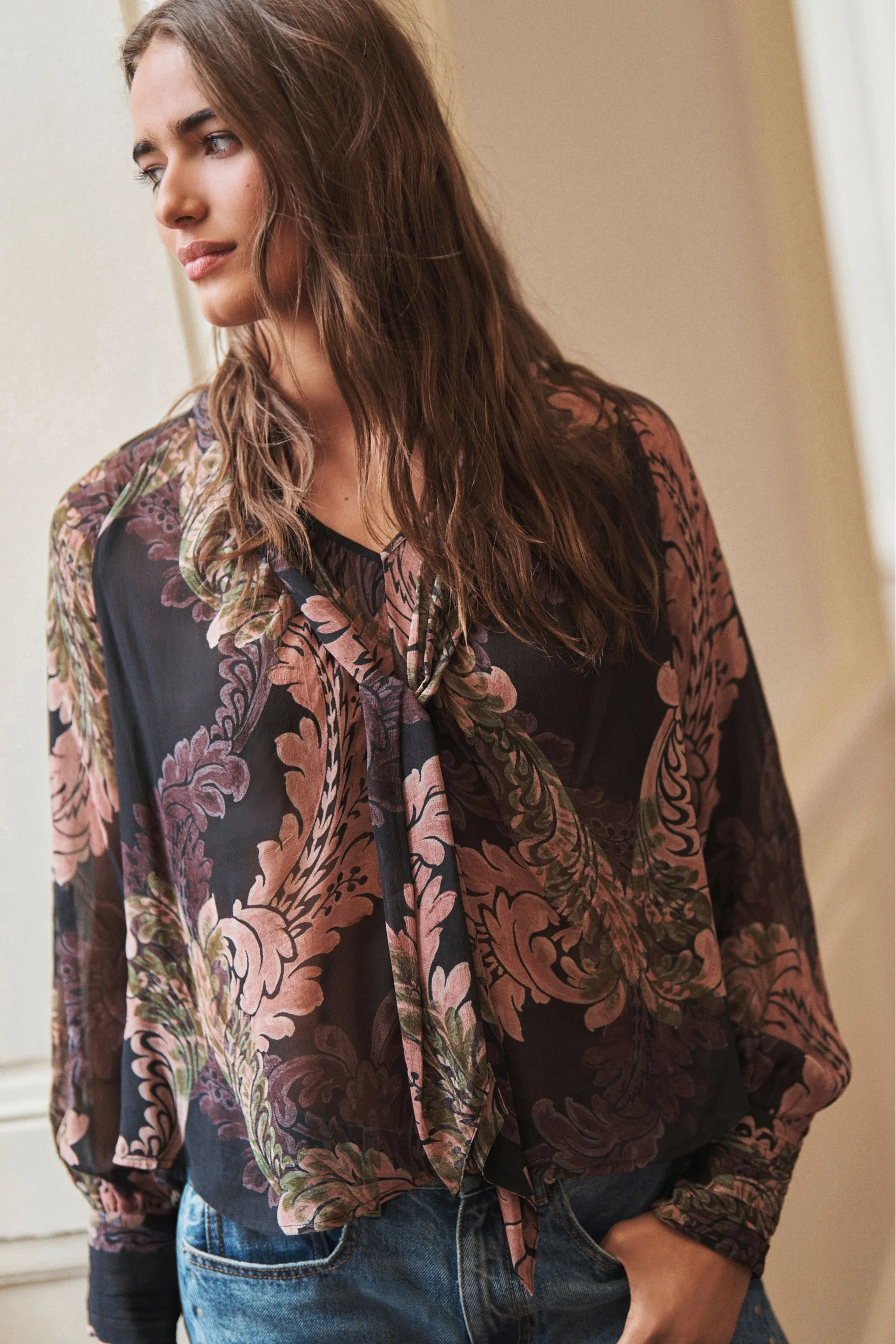 Long Sleeves Tie Neck Blouse    