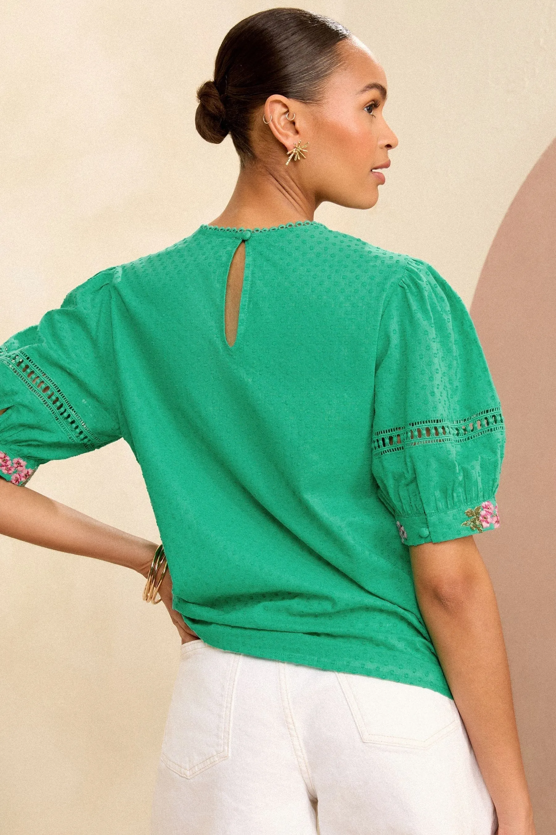 Love & Roses - Blusa con carré ricamato e maniche a sbuffo