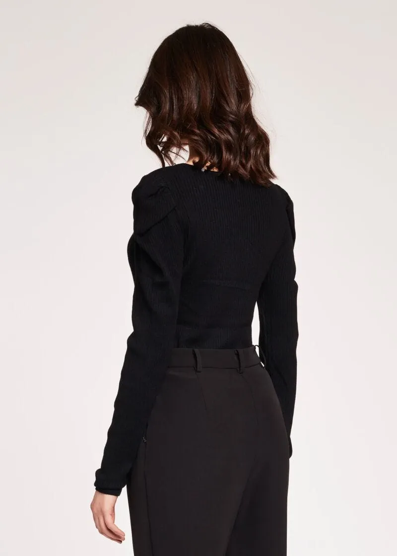 Maglia slim fit con borchie