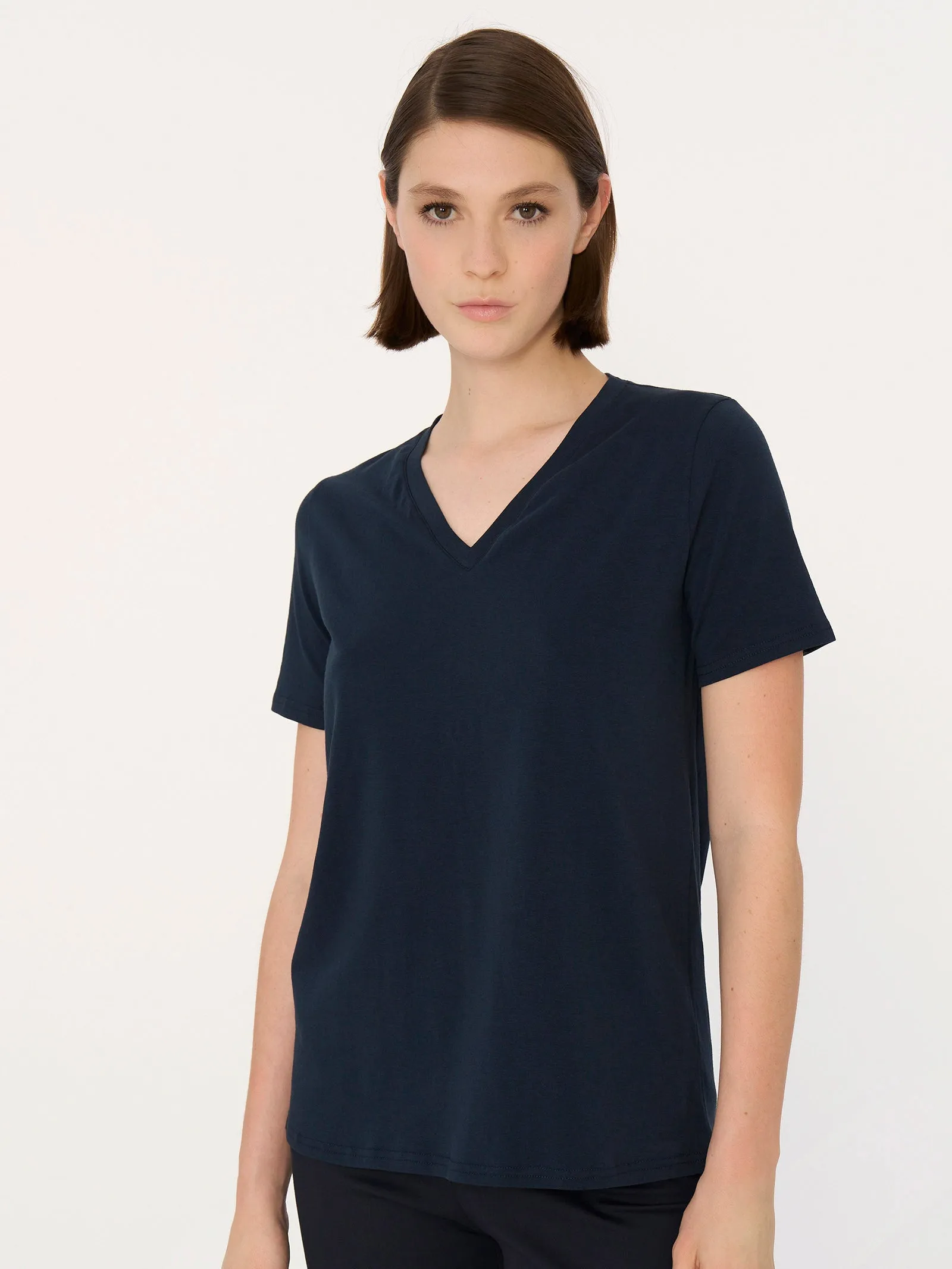 Maglietta con Scollo a V in Ultralight - Nero