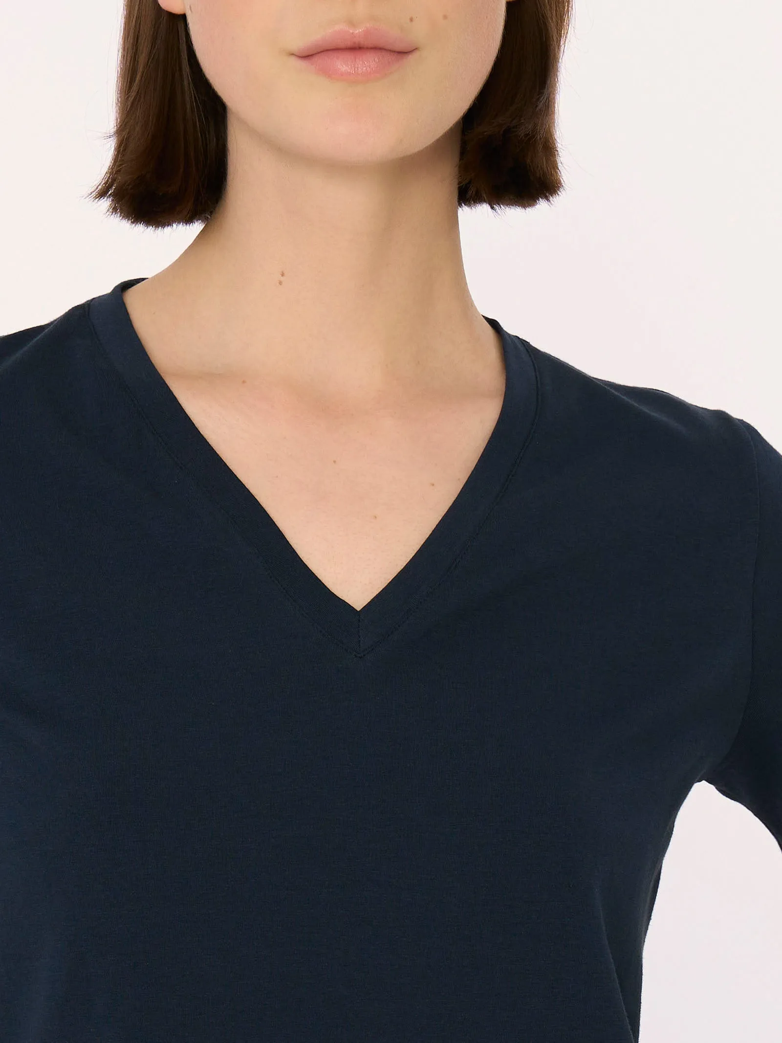 Maglietta con Scollo a V in Ultralight - Nero