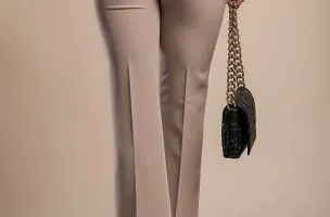 Pantalone lungo elegante con gamba dritta, cammello