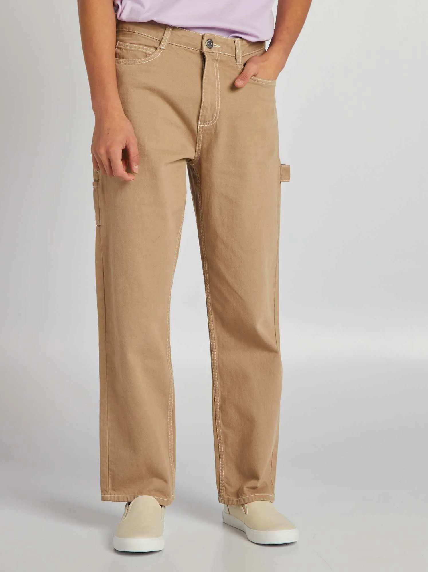 Pantaloni cargo con impunture a contrasto - BEIGE