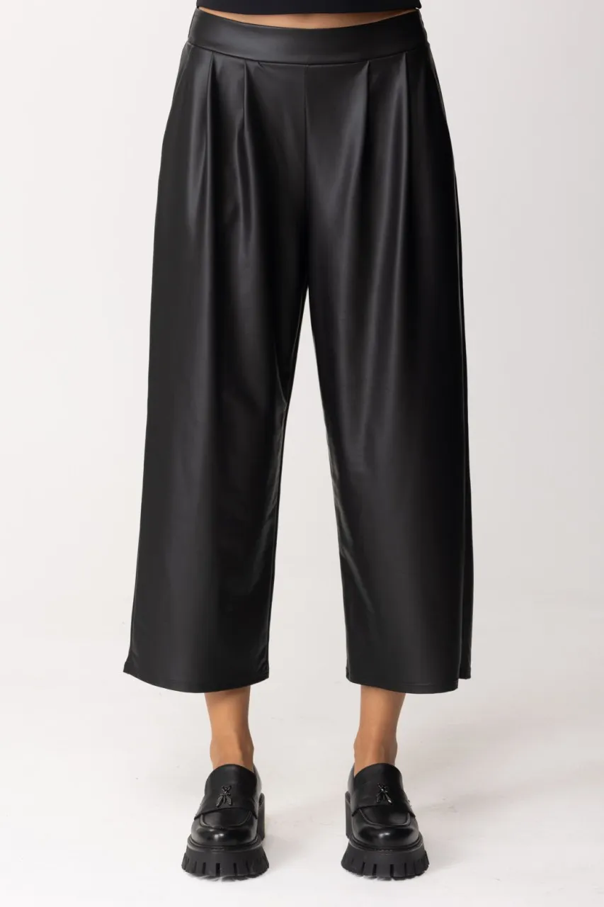 Pantaloni crop effetto pelle Nero