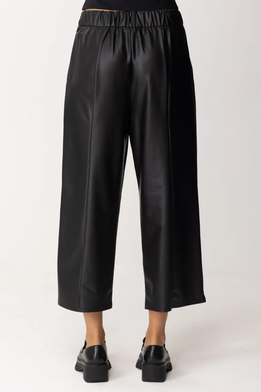 Pantaloni crop effetto pelle Nero