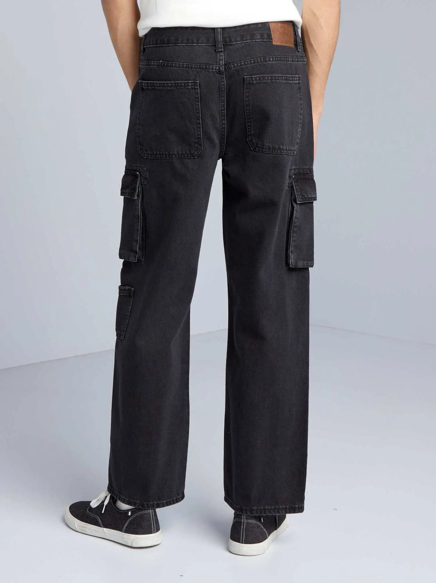 Pantaloni in denim wide leg con tasche - GRIGIO